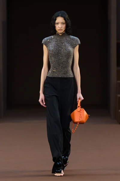 Look 13